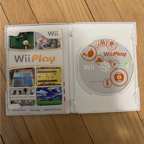 Nintendo Wii Play Video Game Excellent Condition 2006 Y2K Vintage Multiplayer - Picture 3 of 4
